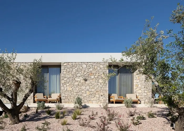 Villa On The Rocks