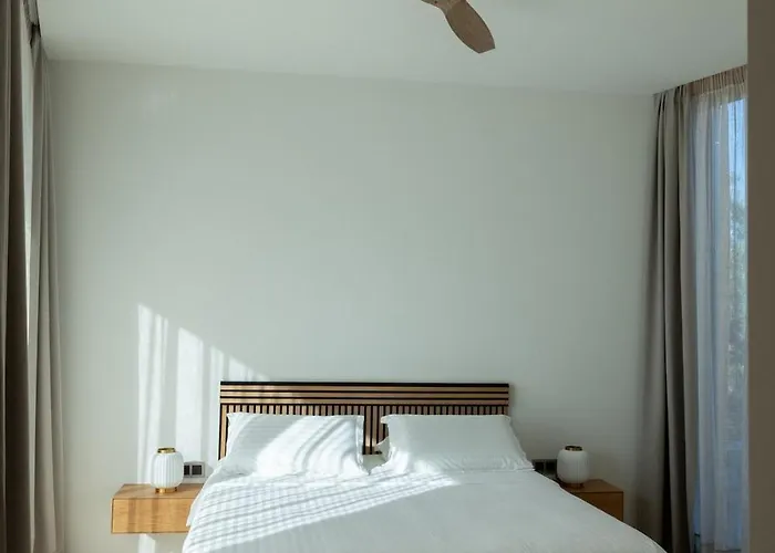 Villa On The Rocks Finikounta