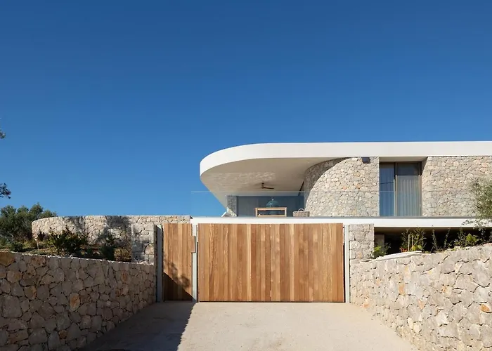 On The Rocks Finikounta