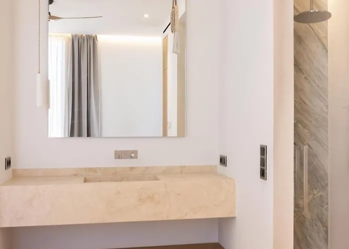 On The Rocks Finikounta