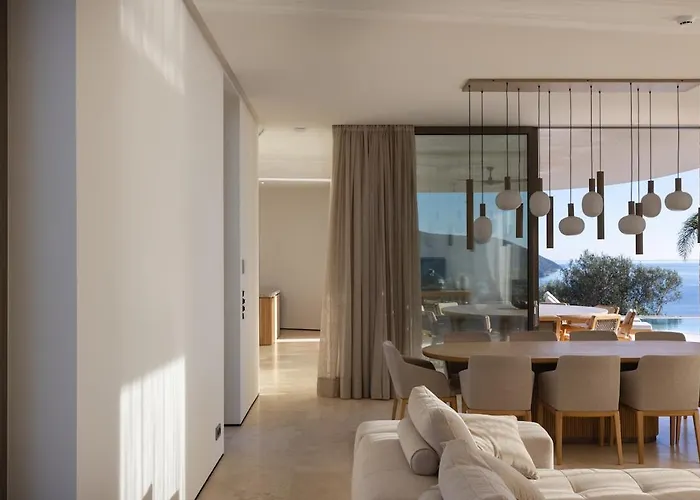 Villa On The Rocks *