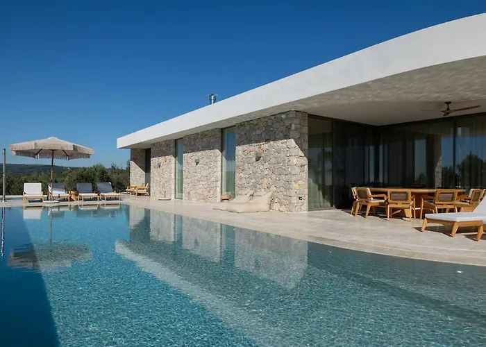 Villa On The Rocks