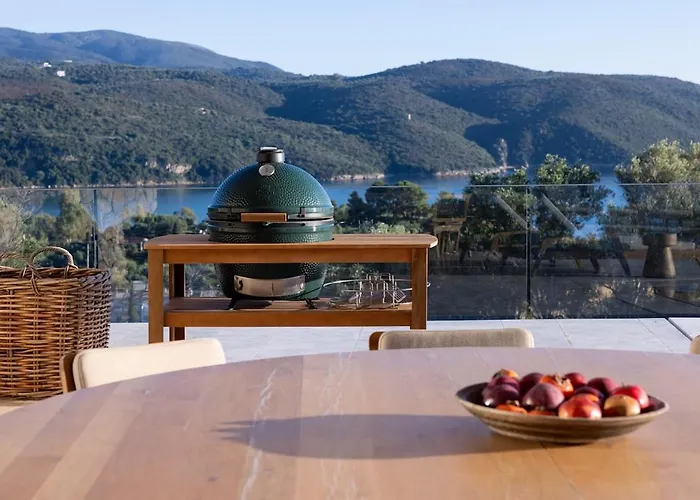 Villa On The Rocks